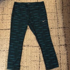 Nike Dri-Fit Cropped Leggings